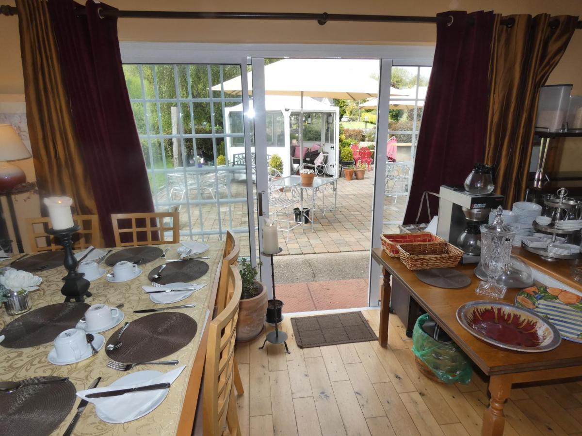 Castle Mews Bed & Breakfast 3*